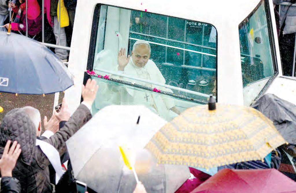 Pope in Lebanon asks for 'divine gift of peace'