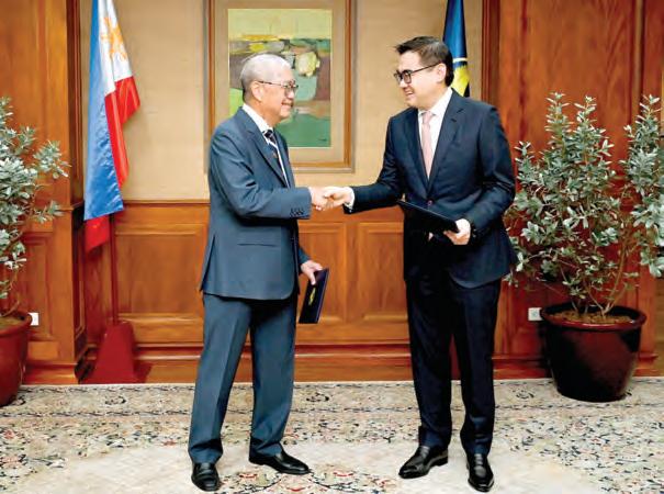 BSP resists pressure to defend peso