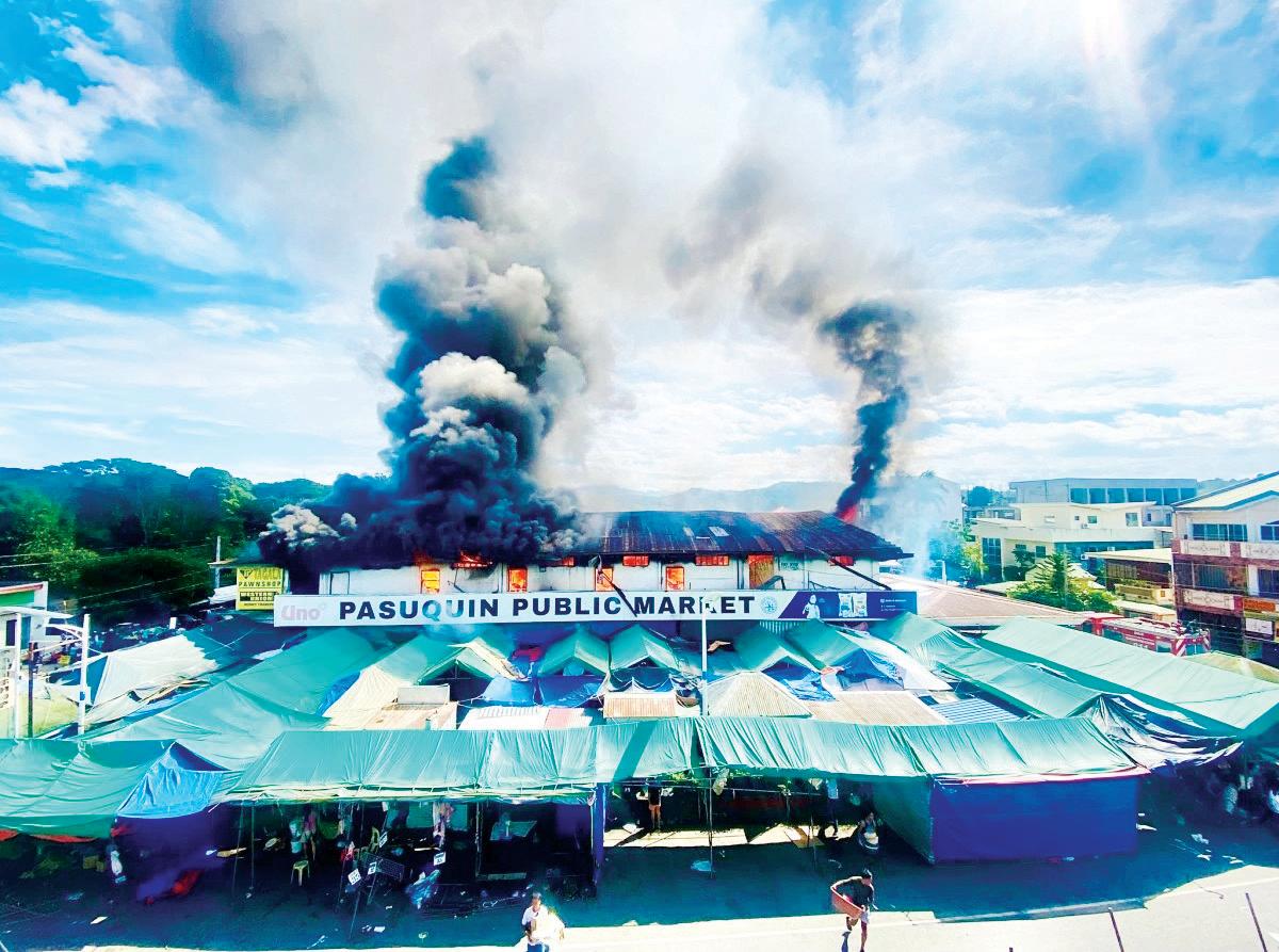 Fire razes public market in Ilocos Norte