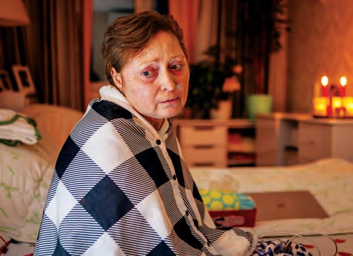 Kyiv residents stranded in tower blocks as Russia targets power system
