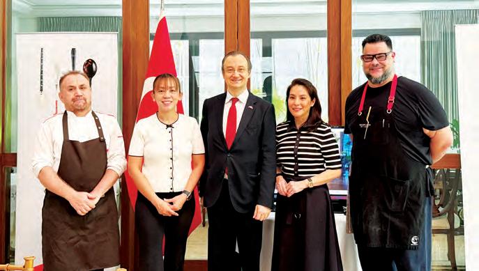 At the table, Türkiye tells its story