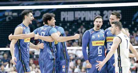 Italy, Poland in titanic duel