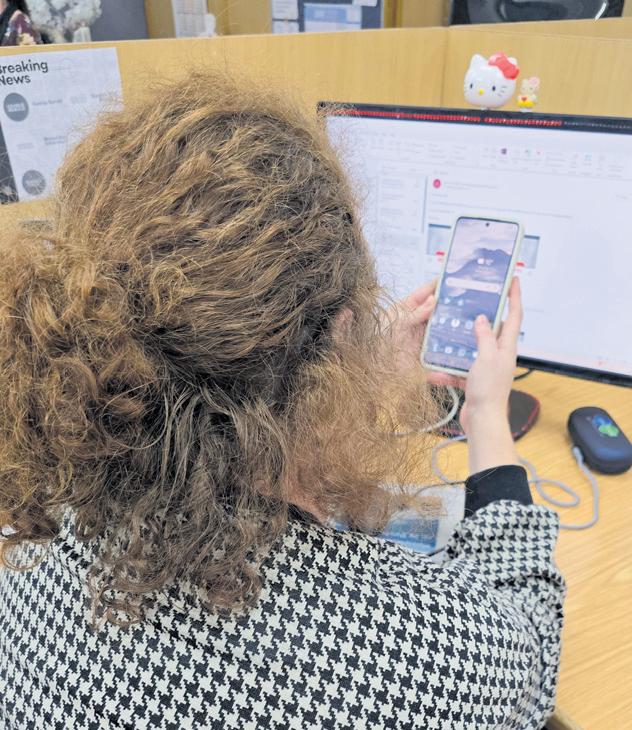 Teenagers and smartphones a double-edged sword