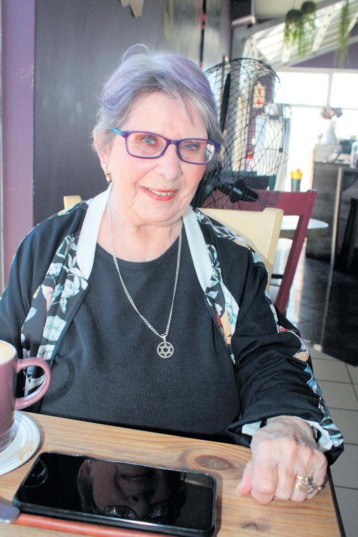 Veteran drama teacher retires after a lifetime on stage