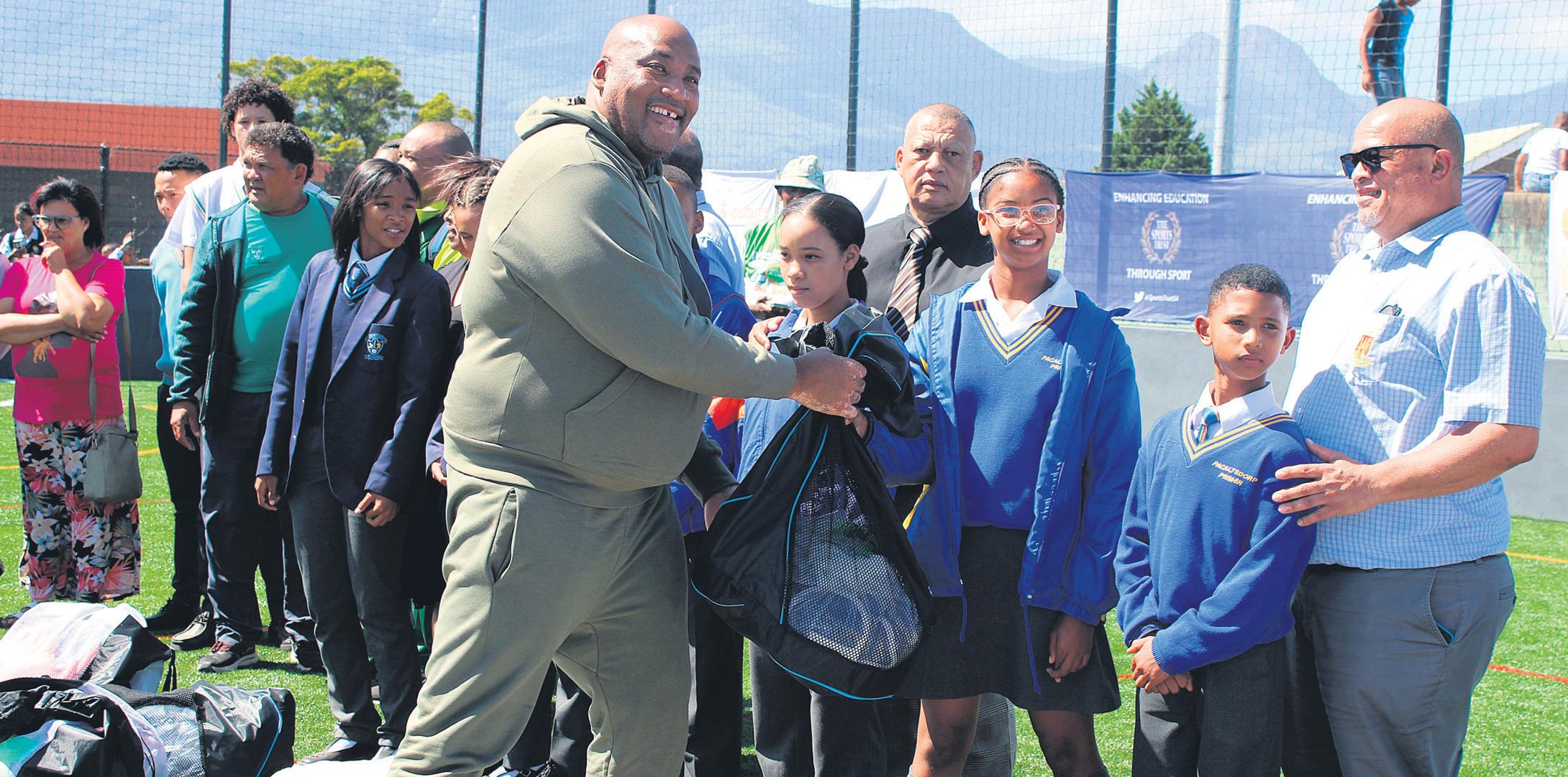 Nuwe sportbaan bring geesdrif na Heidedal Primêre Skool