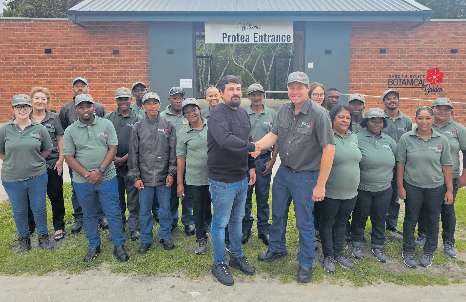 New uniforms for botanical garden staff