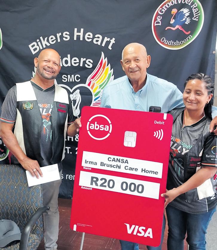 Motorfietsklub skenk R40 000 aan liefdadigheid