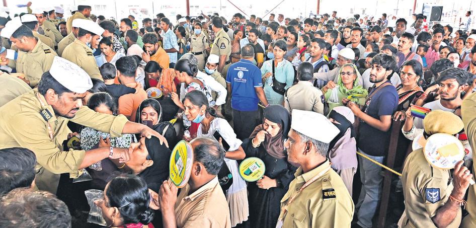 75-yr-old man waiting for fish prasadam dies of heart attack