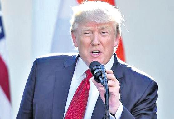 Trade war forces WB to slash growth