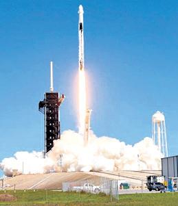 SpaceX rocket explodes in Texas