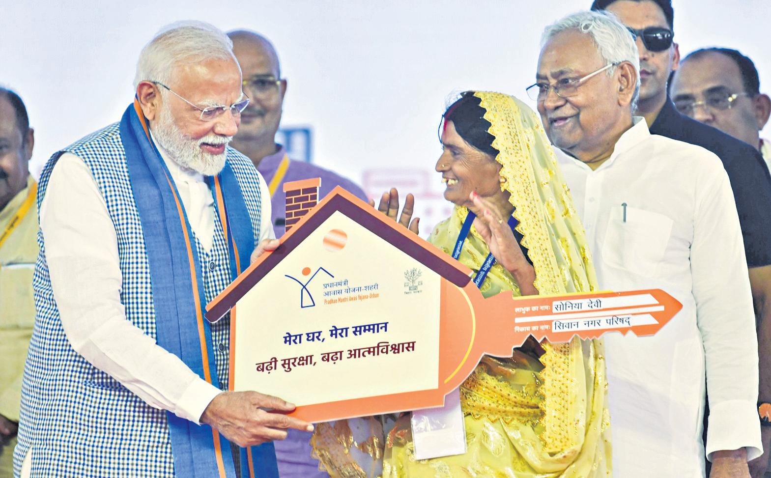 Modi slams RJD for insulting Ambedkar