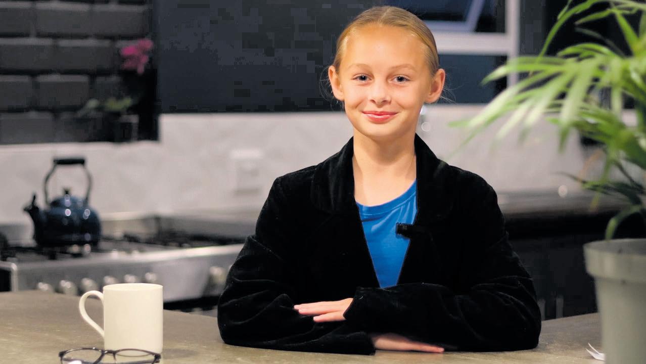 Nia in jong nuuslesers topses aangekondig