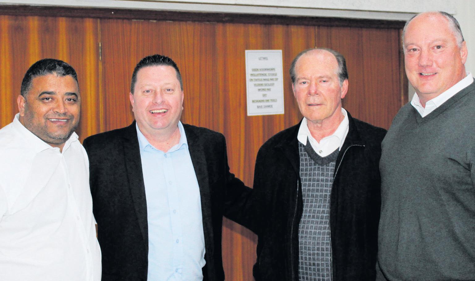 Stilbaai bars uit sy nate