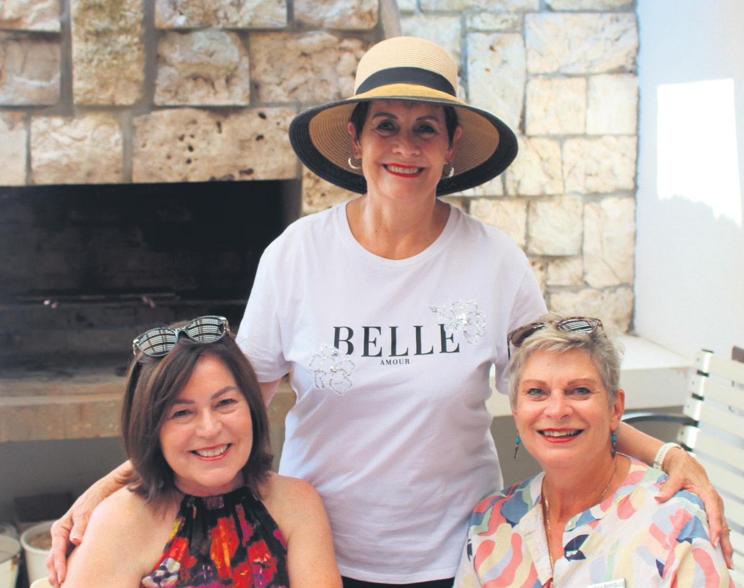 VLV hou swembadpartytjie