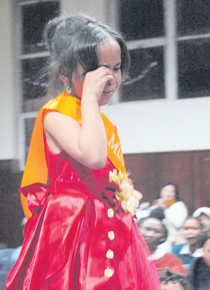 Miss Glamour meer as mooilik