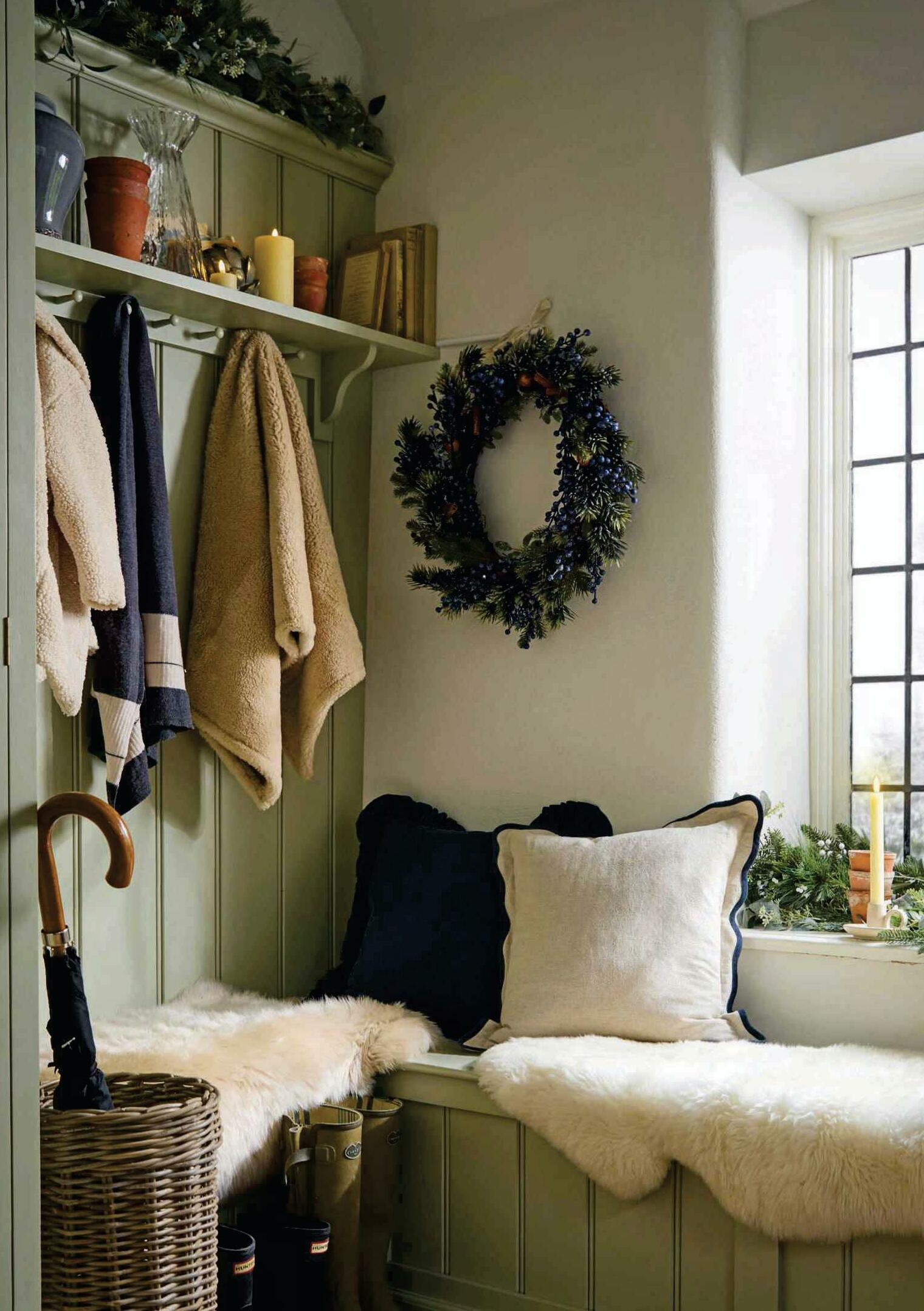 HAVE YOURSELF A CLUTTER-FREE CHRISTMAS