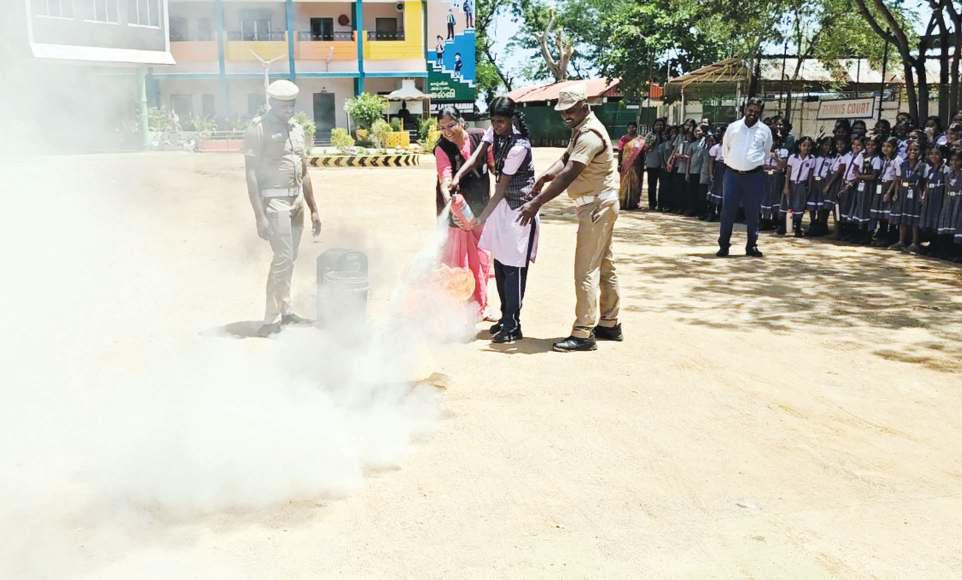 லெபனான் மீது இஸ்ரேல் இன்றும் பயங்கர தாக்குதல்!