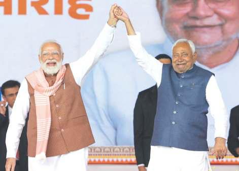 பீகார் முதலமைச்சராக நிதிஷ்குமார் பதவியேற்றார்!