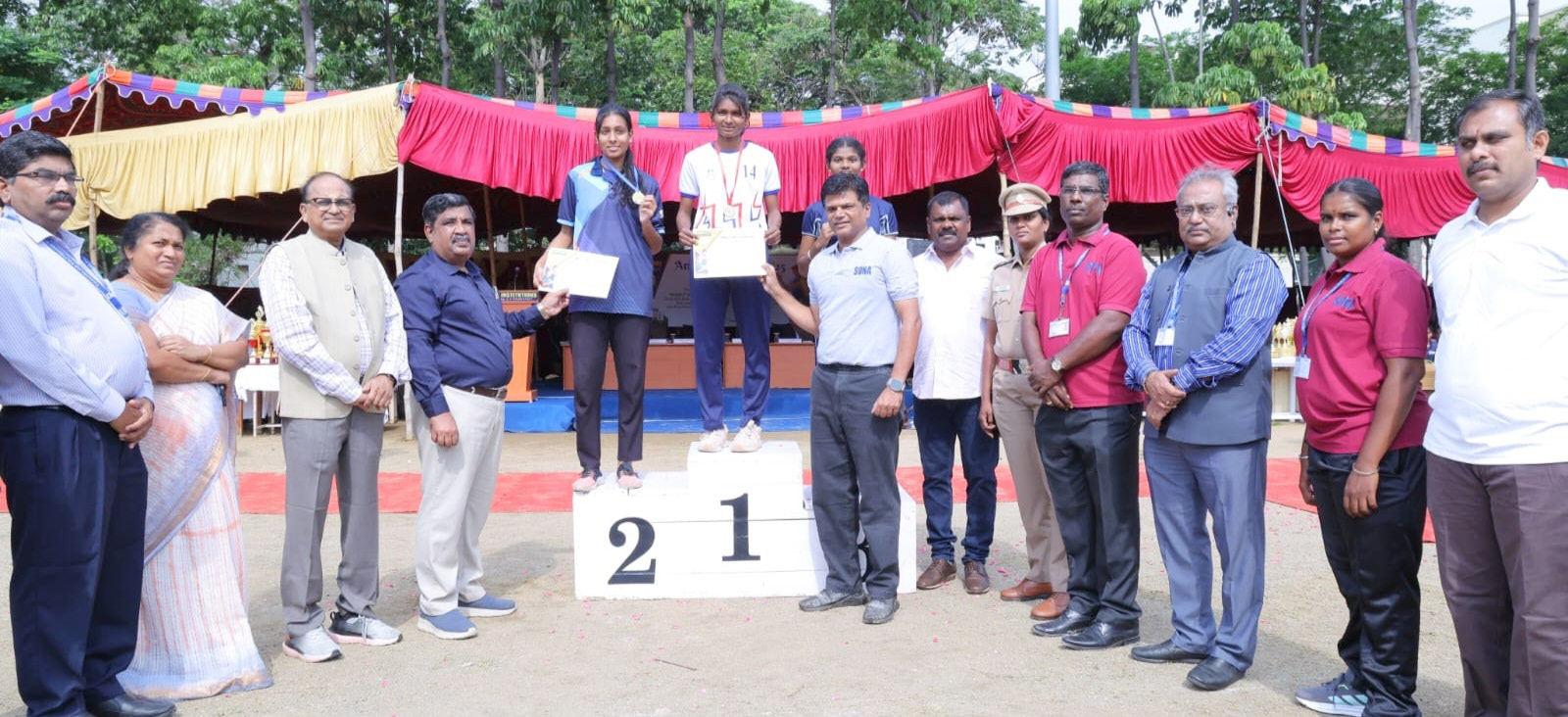 சேலம் சோனா தொழில்நுட்பம் கலை அறிவியல் கல்லூரியில் விளையாட்டு விழா