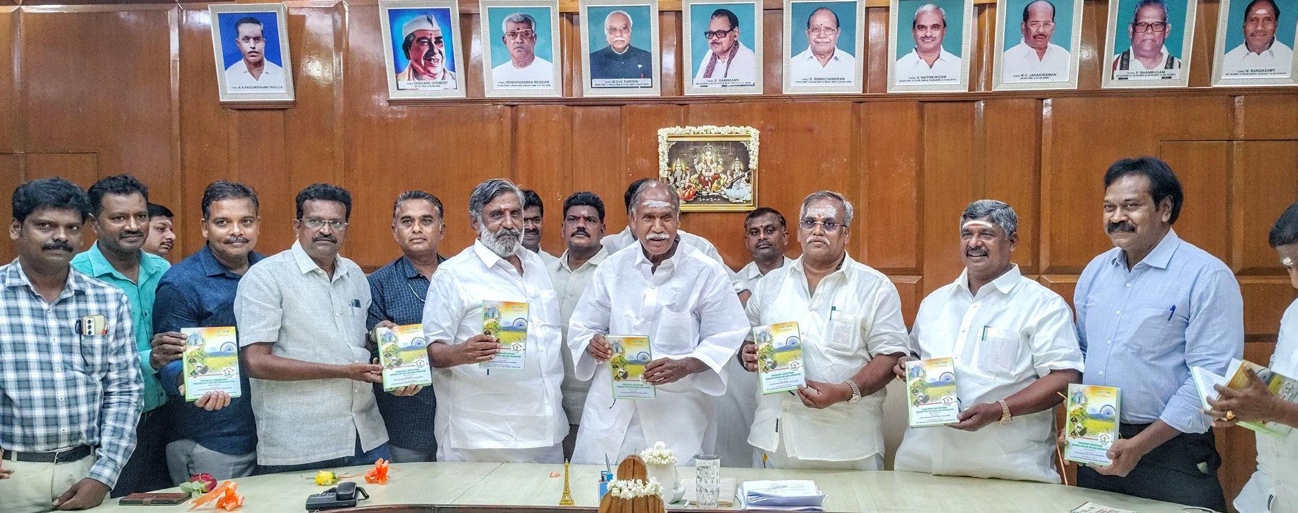 வரலாறு காணாத புதிய உச்சம் ரூ.72 ஆயிரத்தை கடந்தது தங்கம் விலை