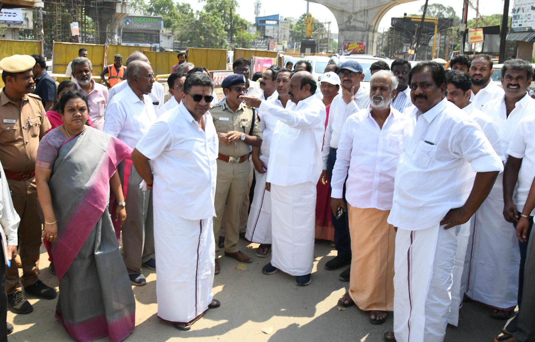 மதுரை சித்திரைப் பெருவிழா முன்னேற்பாடு பணிகளை அமைச்சர்கள் நேரில் ஆய்வு