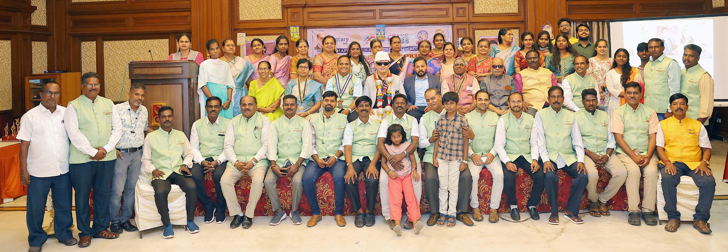 பாண்டிச்சேரி பிரண்ட்ஸ் சிட்டி ரோட்டரி கிளப் சார்பில் விருது வழங்கல்