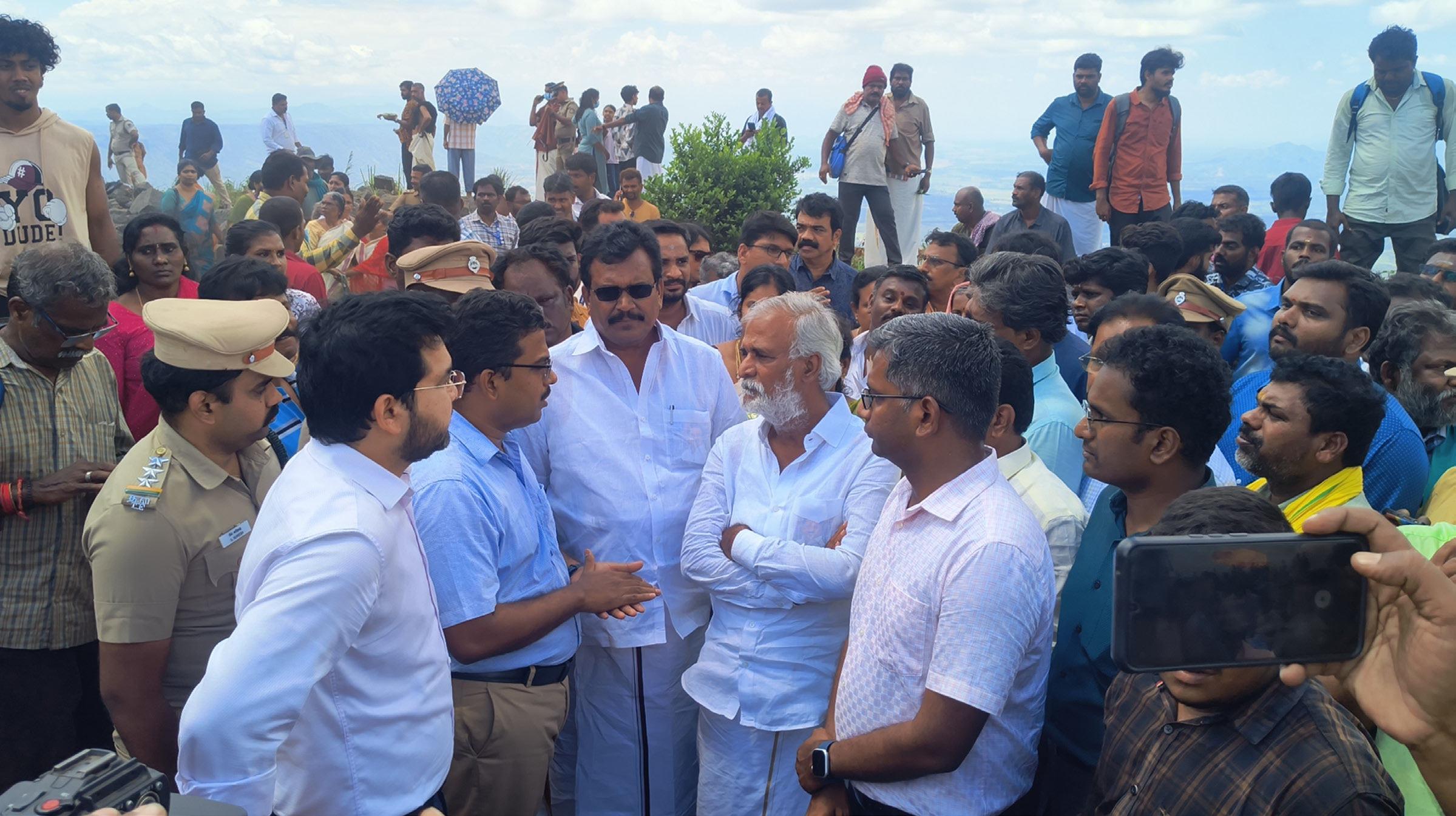 தேனி மங்கல தேவி கண்ணகி கோயிலில் சித்திரை பௌர்ணமி முழுநிலவு திருவிழா