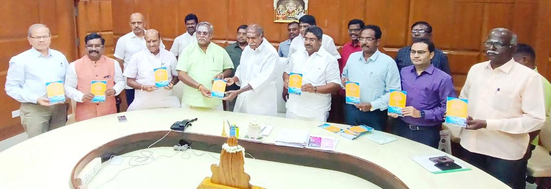 “புதுச்சேரி ஒரு பார்வை 2024”: பொருளாதார புள்ளி விவர கையேட்டை முதல்வர் ரங்கசாமி வெளியீடு