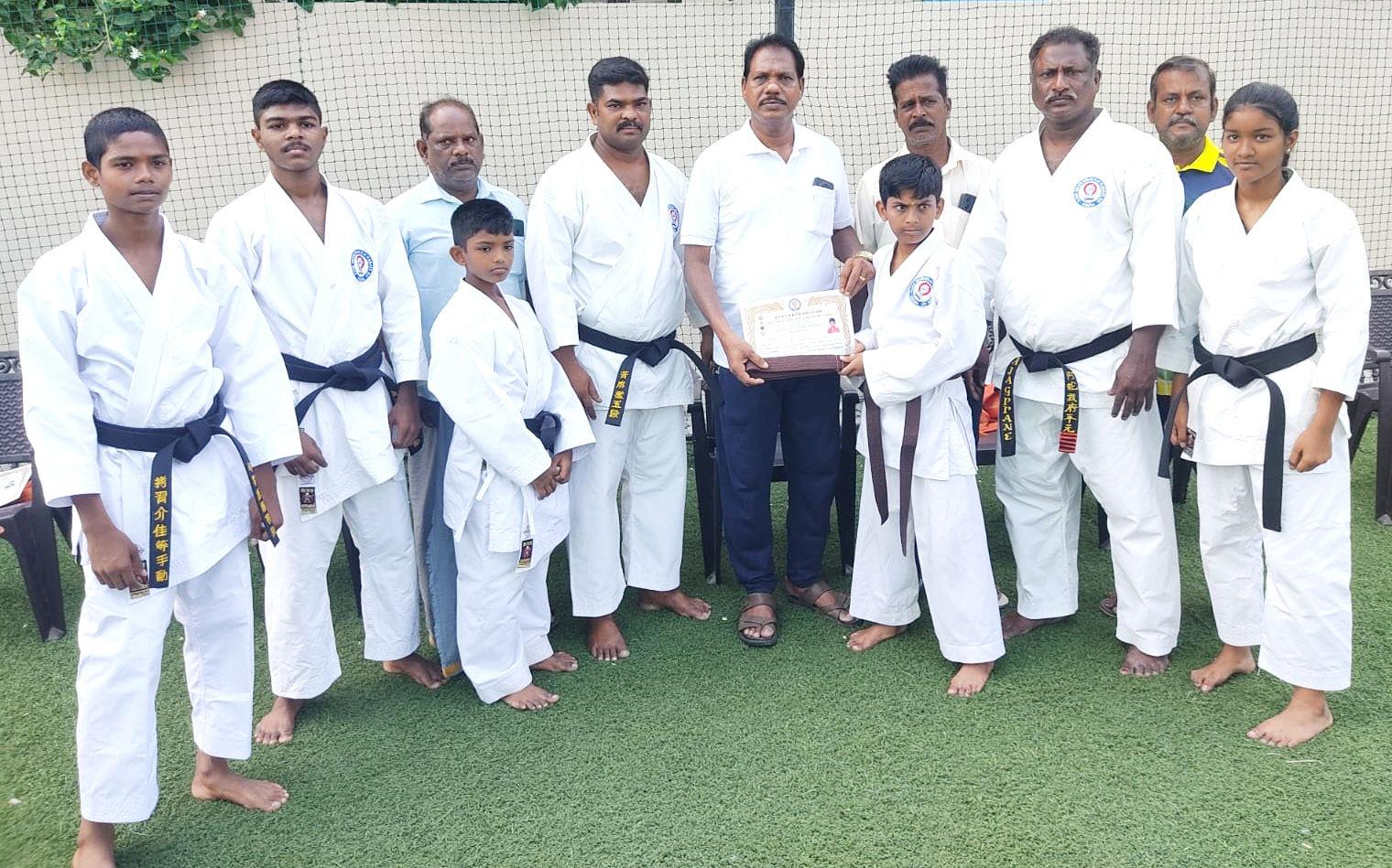 புதுவையில் கராத்தே பெல்ட் வழங்கும் விழா
