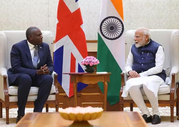 இங்கிலாந்து வெளியுறவு துறை மந்திரியுடன் பிரதமர் மோடி சந்திப்பு