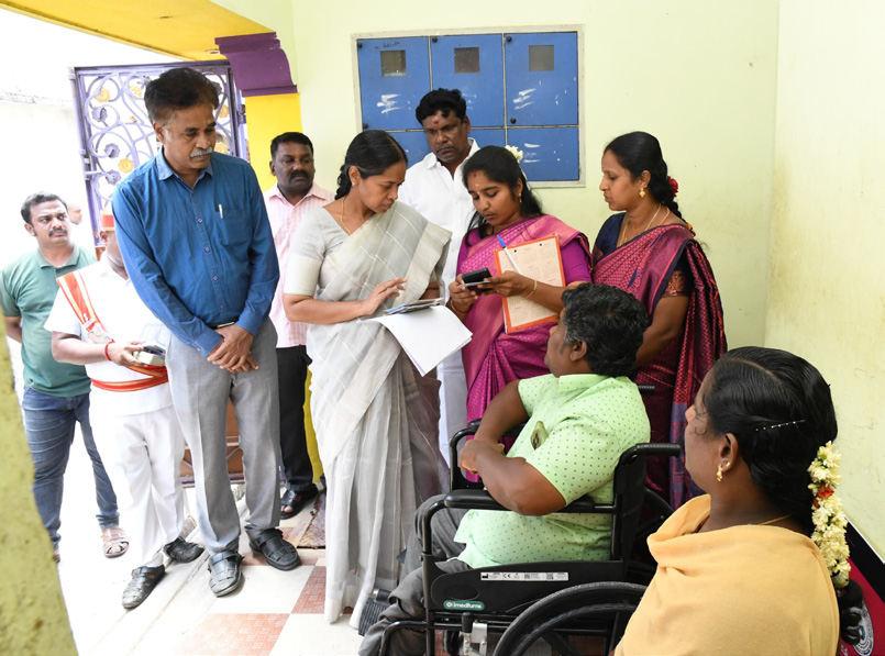 மாற்றுத்திறனாளிகளின் விபரங்களை ஒருங்கிணைக்கும் வகையில் வீடு, வீடாக சென்று கணக்கெடுக்கும் பணி