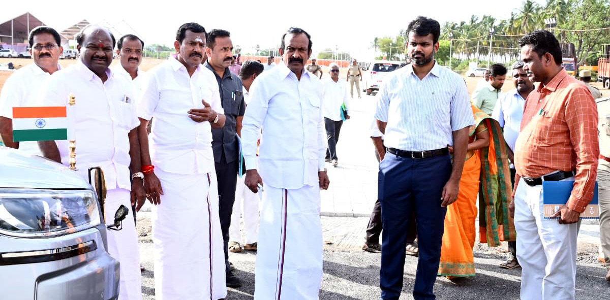 ஈரோடு மாவட்டத்துக்கு முதல்வர் வருகை முன்னேற்பாடு பணிகளை அமைச்சர் ஆய்வு