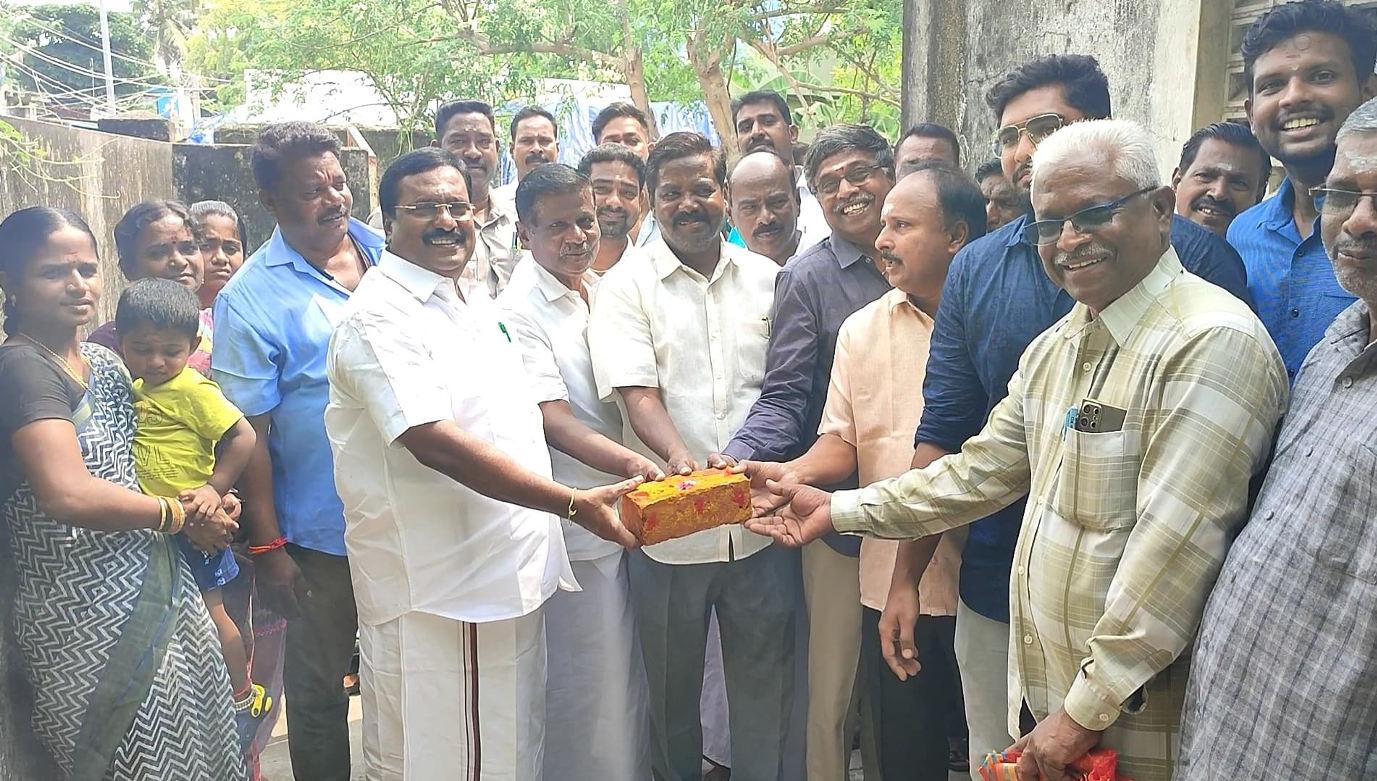 ஆத்துவாய்க்கால் பேட், பெரியபேட் அங்கன்வாடி மையங்கள் பழுதுபார்க்கும் பணி