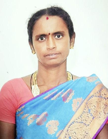 கயத்தாறு-தேவர்குளம் செல்லும் சாலையை சீரமைக்க வேண்டும்