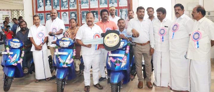 11 பயனாளிகளுக்கு ரூ.5.74 லட்சம் மதிப்பிலான நலத்திட்ட உதவிகள் வழங்கல்
