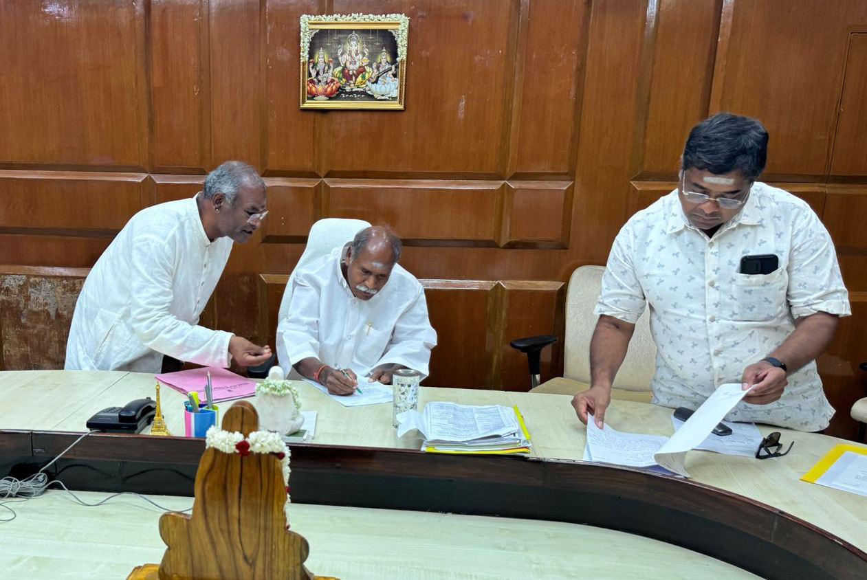 இந்திய பண்பாடு, தமிழ்மொழி குறித்து லண்டன் நாடாளுமன்றத்தில் உரையாற்றுகிறார் கலைமாமணி சுந்தரமுருகன்