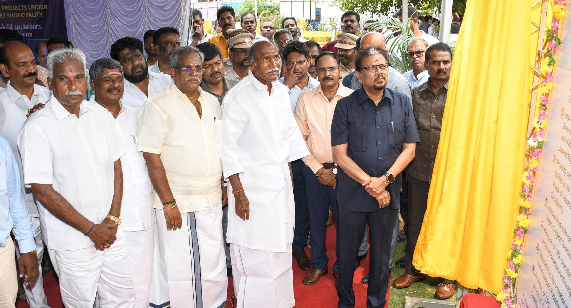 ஸ்மார்ட் சிட்டி திட்டத்தின் கீழ் முடிக்கப்பட்ட நகர வளர்ச்சி திட்ட பணிகளை மக்களின் பயன்பாட்டிற்கு அர்ப்பணித்த கவர்னர்