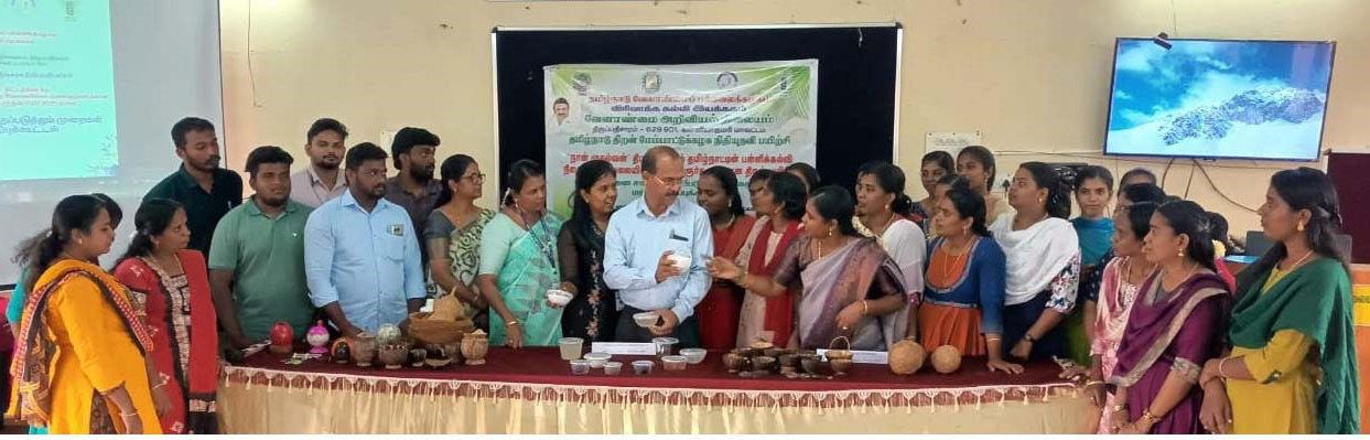 திறன் மேம்பட்டு பயிற்சி நிறைவு விழாவில் பயிற்சி பெற்றவர்களுடன் ஆட்சியர் கலந்துரையாடல்