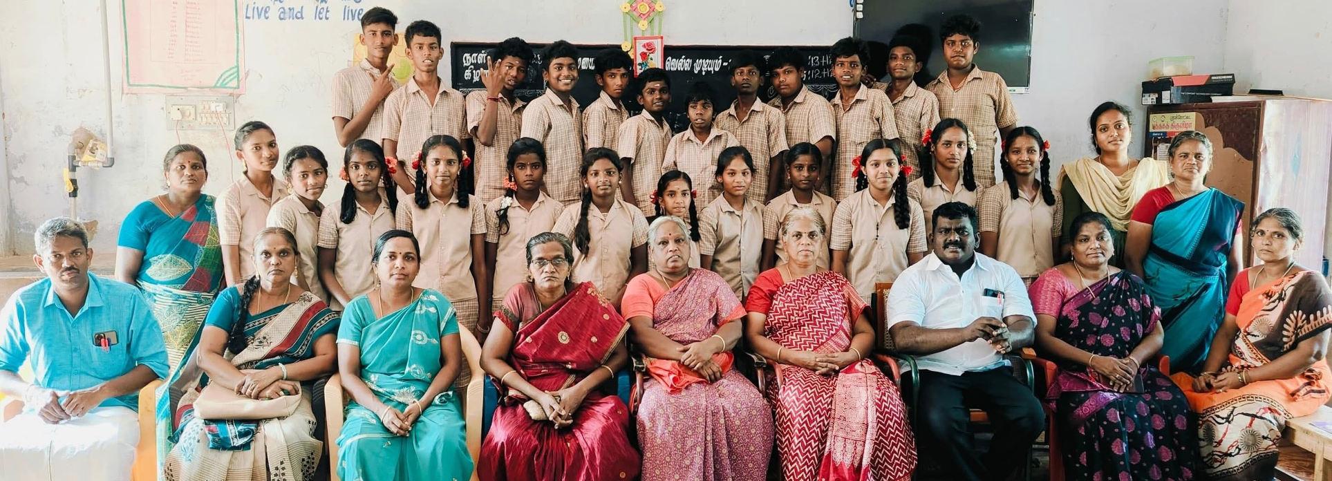 கந்தர்வகோட்டை ஒன்றியம் அக்கச்சிப்பட்டி நடுநிலைப்பள்ளி சிறந்த பள்ளிக்கான பேராசிரியர் அன்பழகன் விருதுக்கு தேர்வு-பொதுமக்கள் பாராட்டு