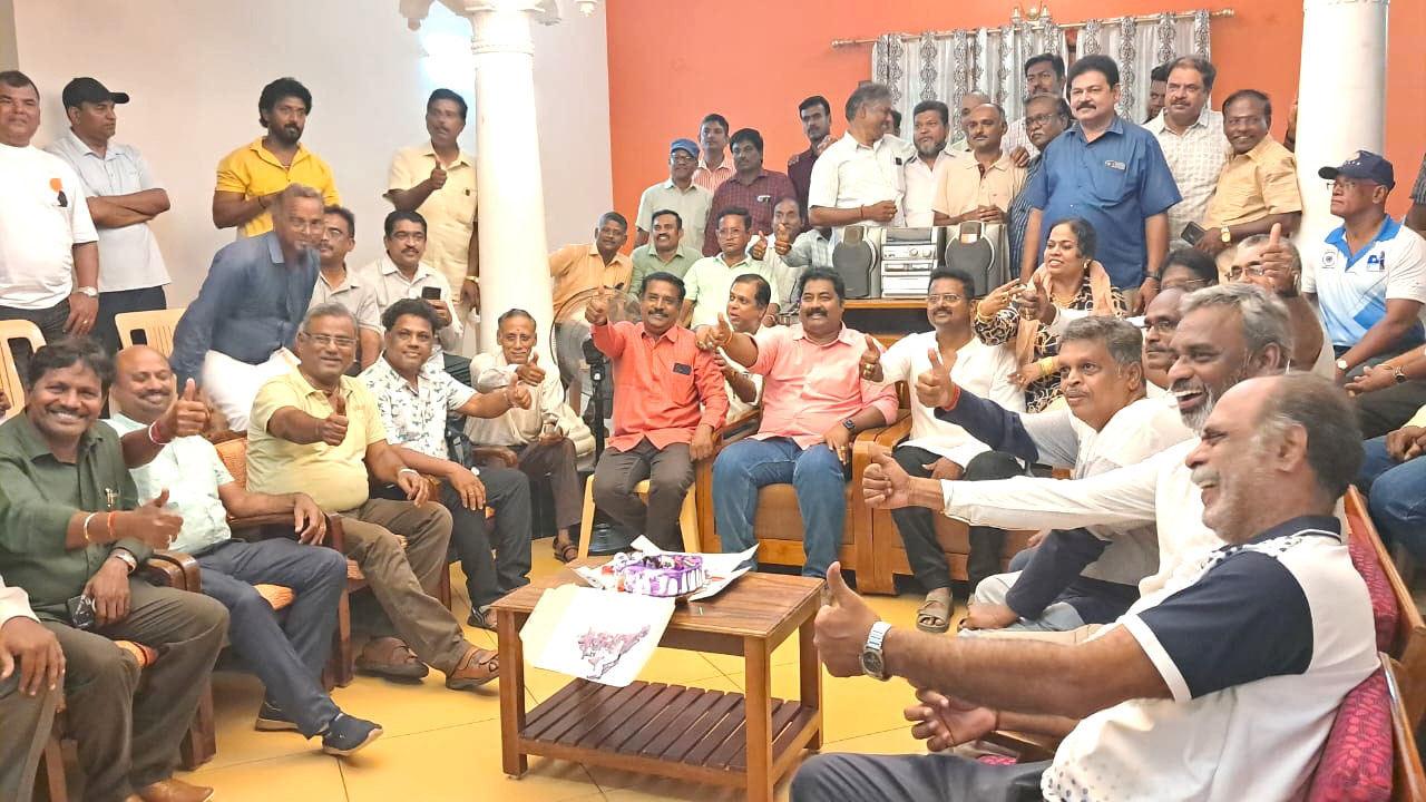 புதுச்சேரி பாத்திமா ஆண்கள் பள்ளியில் படித்த முன்னாள் மாணவர்களின் சந்திப்பு நிகழ்ச்சி