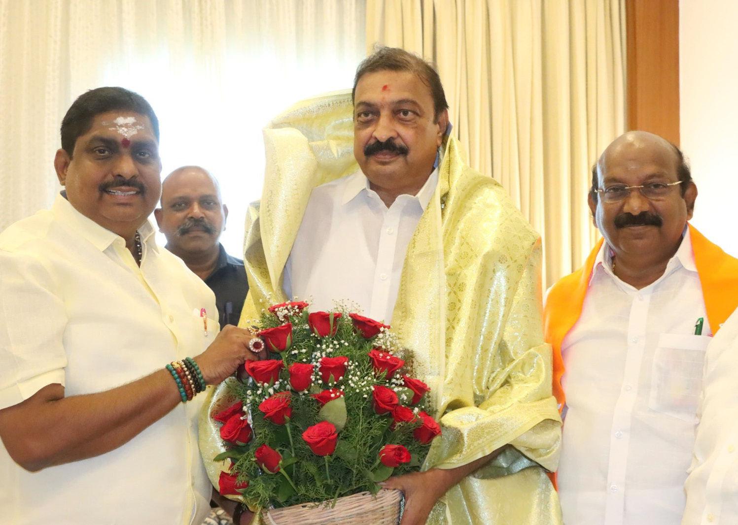 பாஜக மேலிட பொறுப்பாளருக்கு அமைச்சர் நமச்சிவாயம், பாஜக தலைவர் வி.பி.ராமலிங்கம் வாழ்த்து