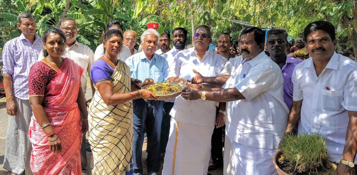 மணவெளி தொகுதியில் 100 நாட்கள் வேலை சபாநாயகர் செல்வம் துவக்கி வைப்பு