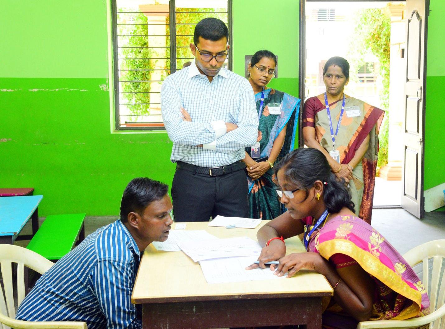 குடிமைப் பணிகள் தொகுதி 4 தேர்வை விழுப்புரம் ஆட்சியர் ஆய்வு