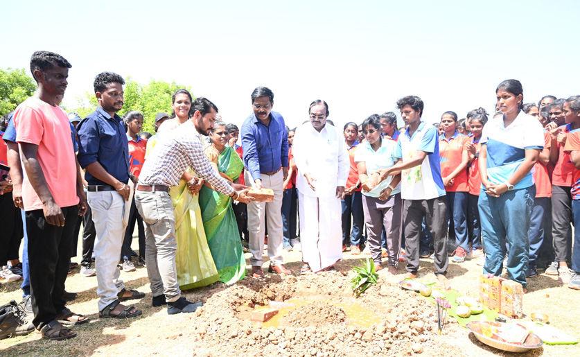 திருவண்ணாமலையில் ஹாக்கி மைதானம் கட்டும் பணி: துணை முதலமைச்சர் அடிக்கல் நாட்டினார்