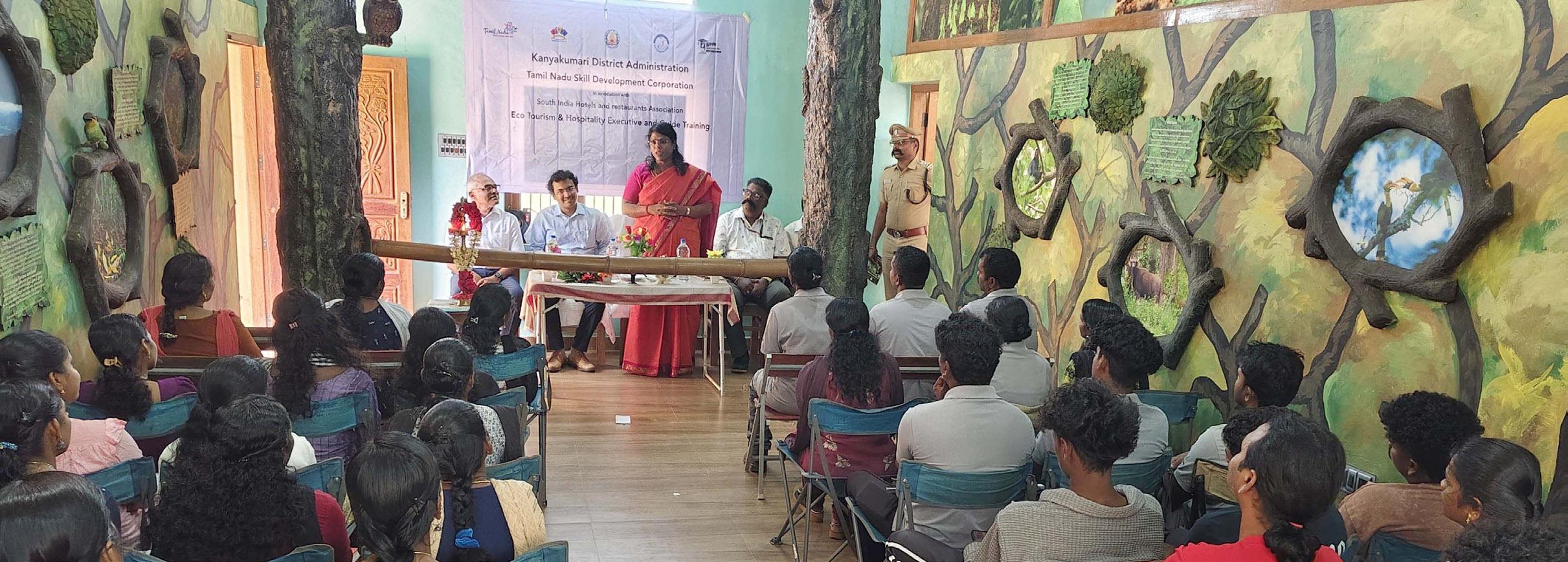 நான் முதல்வன் பினிஷிங் ஸ்கூல் திட்டத்தின் கீழ் பயிற்சி வகுப்பு