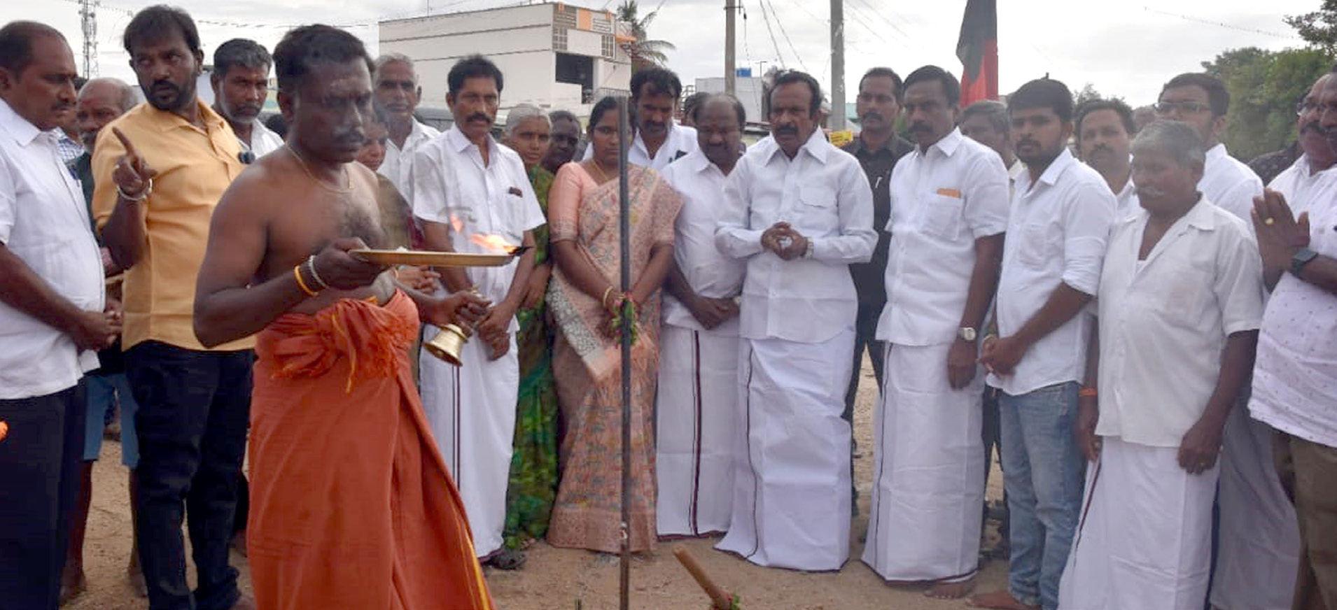 ரூ.3.43 கோடி மதிப்பீட்டில் 6 சாலை அமைக்கும் பணிகளுக்கு அடிக்கல்