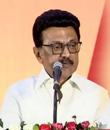 தொல்லை தரும் வகையில் பல தடைகளை மத்திய அரசு ஏற்படுத்துகிறது
