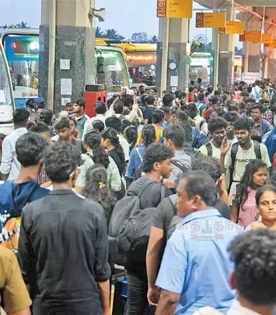 தீபாவளி விடுமுறையால் 18 லட்சம் பேர் சொந்த ஊர்களுக்கு பயணம்