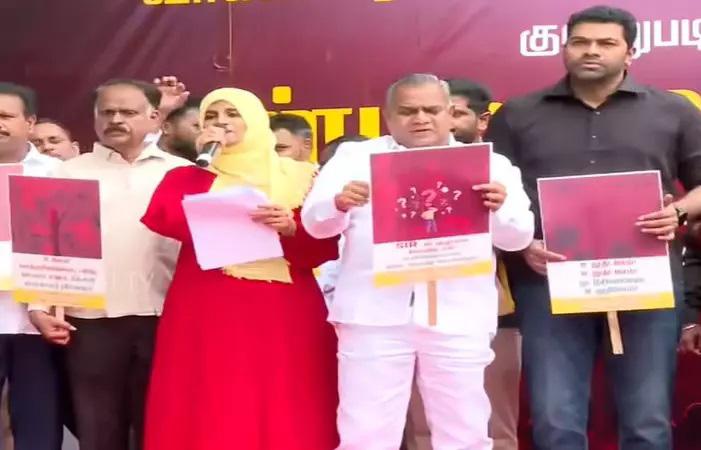 எஸ்.ஐ.ஆருக்கு எதிர்ப்பு: தமிழகம் முழுவதும் தவெகவினர் ஆர்ப்பாட்டம்