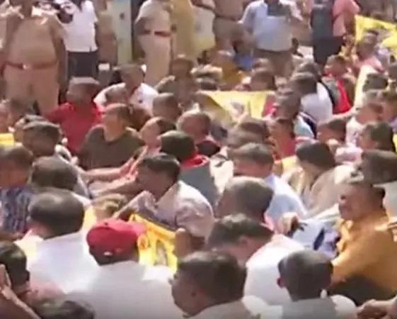சென்னையில் 3வது நாளாக போராட்டத்தில் ஈடுபட்ட இடைநிலை ஆசிரியர்கள் கைது